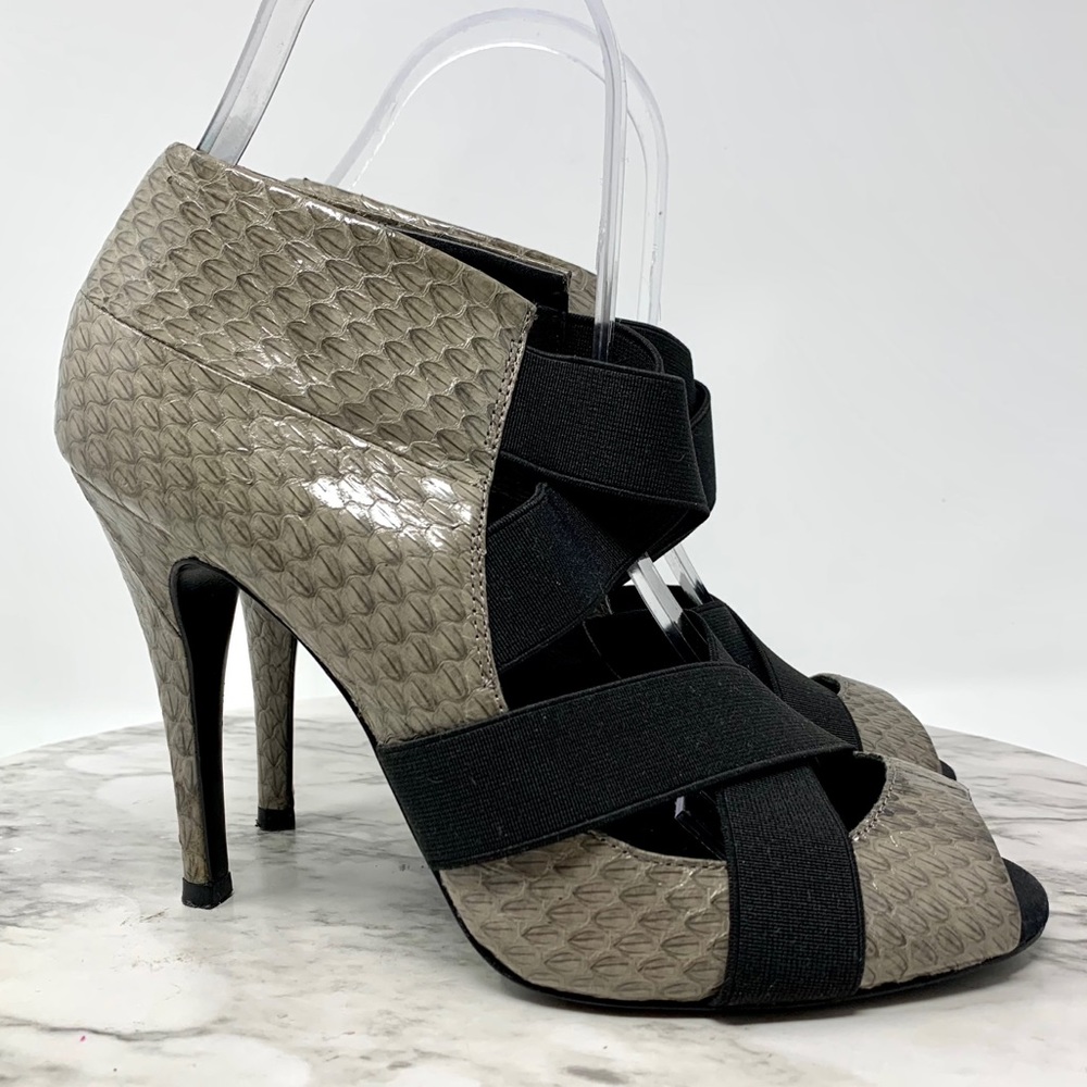 Bourne Britain cage pumps fish leather 6-6.5 warm weather peep toe neutral chic